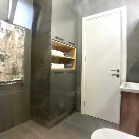 Eden Garden 2 Bedroom Alsancak דירה *