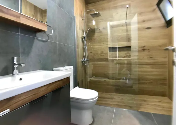 Eden Garden 2 Bedroom Alsancak アパート ニコシア