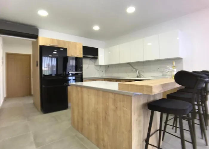 Eden Garden 2 Bedroom Alsancak Apartament