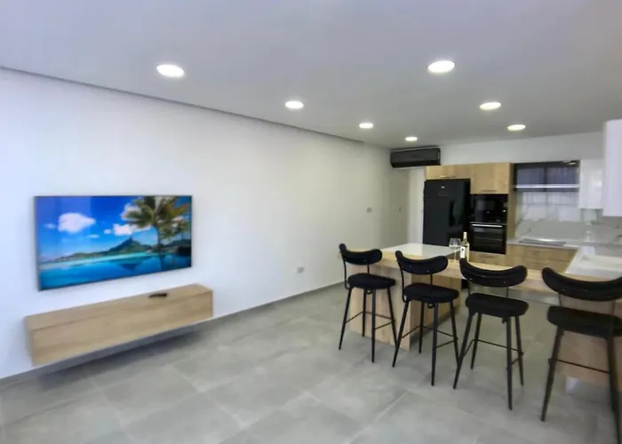 Eden Garden 2 Bedroom Alsancak アパート *