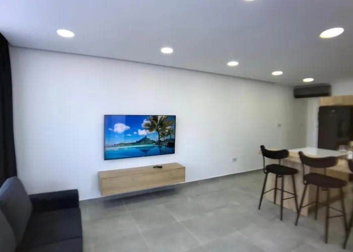 Eden Garden 2 Bedroom Alsancak Apartament