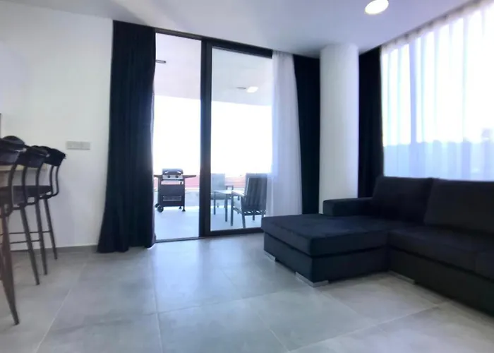 Eden Garden 2 Bedroom Alsancak *