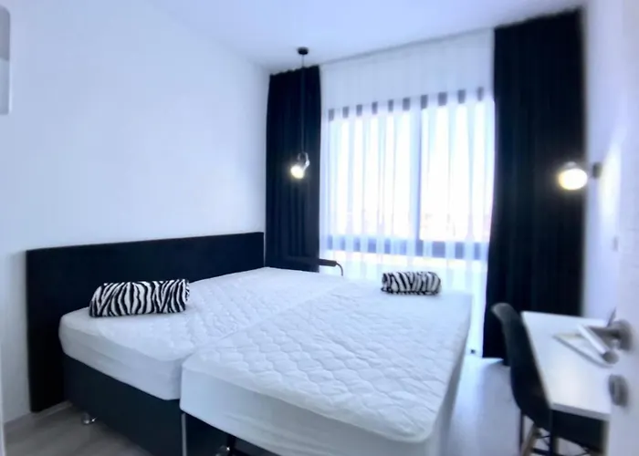 アパート Eden Garden 2 Bedroom Alsancak *